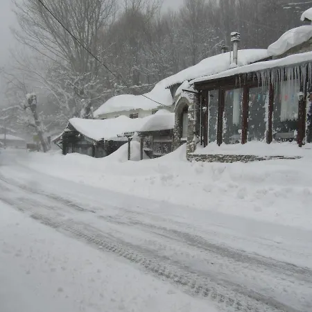 To Hani Tou Kokkini, Pelion Penzion