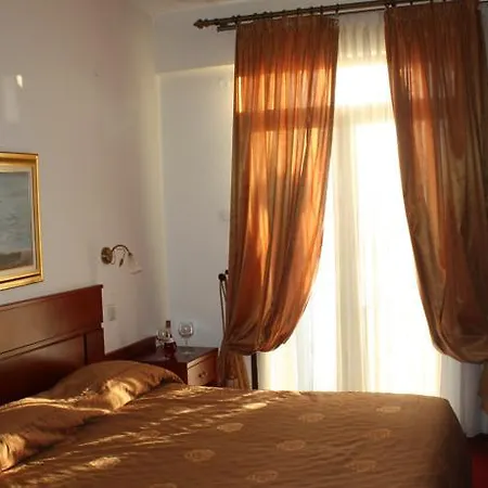 To Hani Tou Kokkini, Pelion