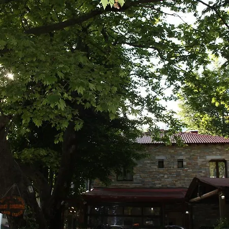 To Hani Tou Kokkini, Pelion Pensionat