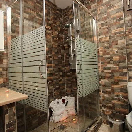 To Hani Tou Kokkini, Pelion