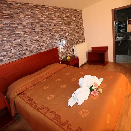 To Hani Tou Kokkini, Pelion