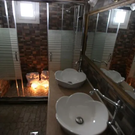 To Hani Tou Kokkini, Pelion Pensionat 3*