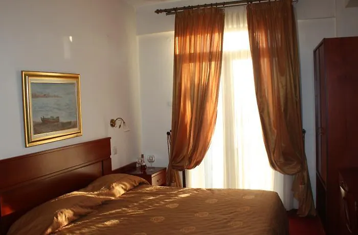 To Hani Tou Kokkini, Pelion