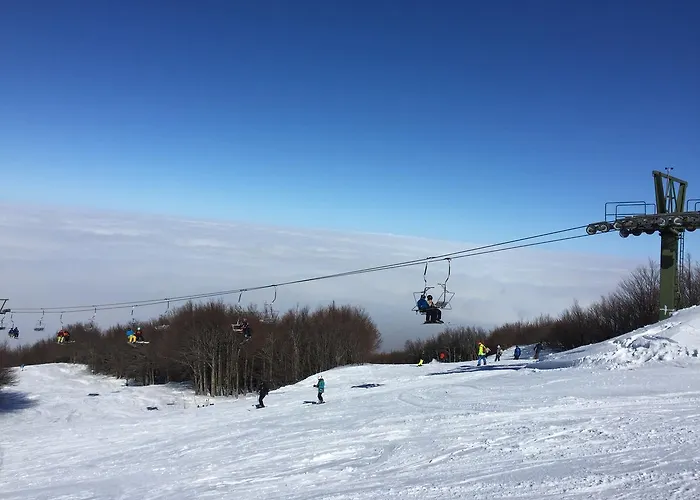To Hani Tou Kokkini, Pelion